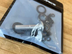 Race Face Atlas Pedal Rebuild Kit Lager / Ersatzteile -Reverse Verkäufe IMG 6954 061677cf bdb1 4c2c a98e 9fb779b05abd