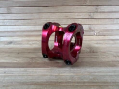 Race Face Turbine R Vorbau Red 32mm / 35mm -Reverse Verkäufe IMG 7002 53cdeb58 7a05 4c6b b9c4 52b0f5c9399f