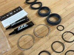 Manitou Dorado Dichtungen / Sealkit / Servicekit Ab 2021 37mm -Reverse Verkäufe IMG 7019 c2cc2dd0 4aa8 4811 8661 0d7f331d6063