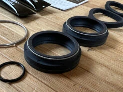 Manitou Dorado Dichtungen / Sealkit / Servicekit Ab 2021 37mm -Reverse Verkäufe IMG 7021 fec43762 43dc 42ae 90be cfc2eb83f071