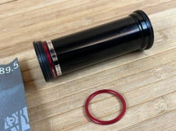 Race Face Pressfit BB124 30mm Innenlager Cinch EXT Seal -Reverse Verkäufe IMG 7112 c4bc3c1f f651 4dc9 865b 06f2e5216be0