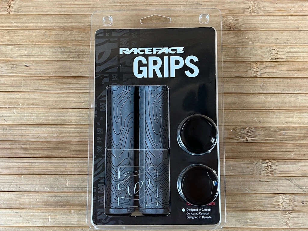 Race Face Half Nelson Lock On Griffe Grey 7 Race Face Half Nelson Lock On Griffe Grey – Bild 5