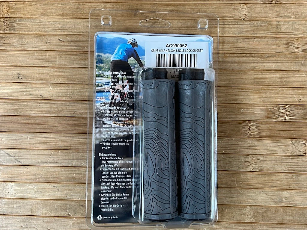 Race Face Half Nelson Lock On Griffe Grey 8 Race Face Half Nelson Lock On Griffe Grey – Bild 6