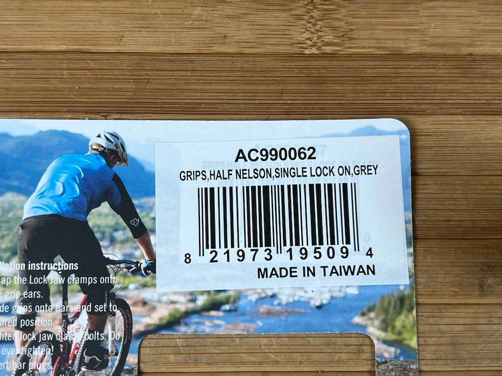 Race Face Half Nelson Lock On Griffe Grey 9 Race Face Half Nelson Lock On Griffe Grey – Bild 7