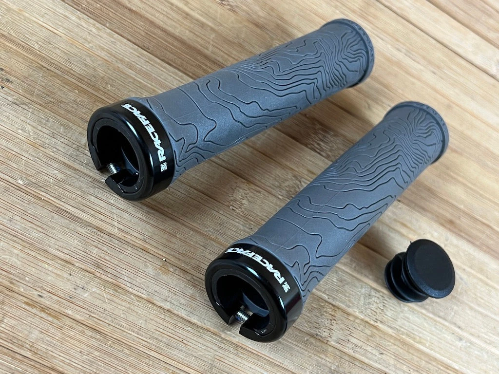 Race Face Half Nelson Lock On Griffe Grey 4 Race Face Half Nelson Lock On Griffe Grey – Bild 2