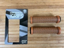 Race Face Grippler Lock On Griffe Gum 30mm