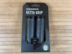 Race Face Getta Grip Lock On Griffe Schwarz 33mm