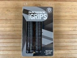 Race Face Grippler Lock On Griffe Black 30mm -Reverse Verkäufe IMG 7155 88ada9d9 a4fa 4ebc a9bd cbf1e247d34d