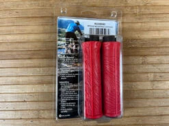 Race Face Half Nelson Lock On Griffe Red 14 Race Face Half Nelson Lock On Griffe Red -Reverse Verkäufe IMG 7162 23ad1b17 525c 494d b9ea 9624c4fee1eb