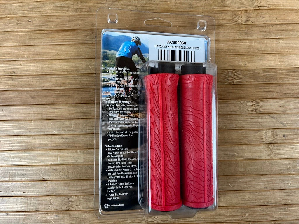 Race Face Half Nelson Lock On Griffe Red 8 Race Face Half Nelson Lock On Griffe Red – Bild 6