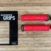 Race Face Half Nelson Lock On Griffe Red
