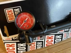 Rock-shox RockShox Dämpferpumpe / Gabelpumpe 300PSI -Reverse Verkäufe IMG 7170