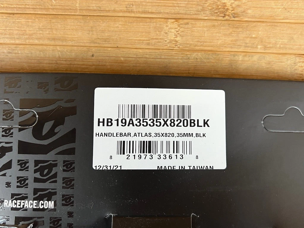 Race Face Atlas Lenker Black 820mm / 35mm / 35mm Rise 7 Race Face Atlas Lenker Black 820mm / 35mm / 35mm Rise – Bild 5