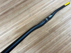 Race Face Atlas Lenker Black 820mm / 35mm / 20mm Rise -Reverse Verkäufe IMG 7195 69ba49d3 5708 49fa b455 57e5359af145