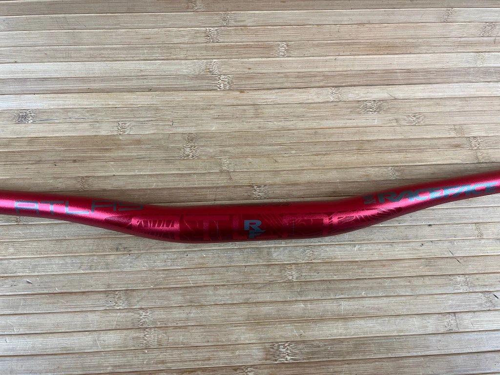 Race Face Atlas Lenker Red 820mm / 35mm / 20mm Rise 4 Race Face Atlas Lenker Red 820mm / 35mm / 20mm Rise – Bild 2