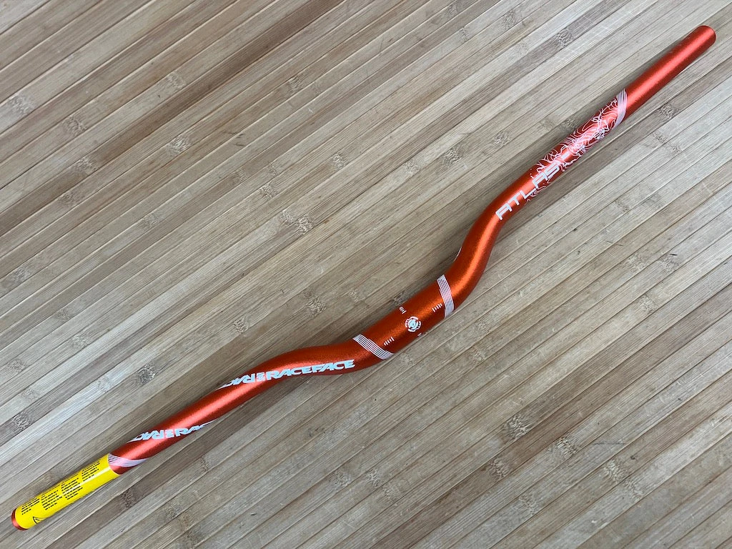 Race Face Atlas Lenker Orange 785mm / 31,8mm / 1.25" 3 Race Face Atlas Lenker Orange 785mm / 31,8mm / 1.25"