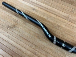 Race Face Atlas Lenker Black 785mm / 31,8mm / 1.25" 11 Race Face Atlas Lenker Black 785mm / 31,8mm / 1.25" -Reverse Verkäufe IMG 7228 d540738a 8a98 4683 b552 63cd85c2b4e3