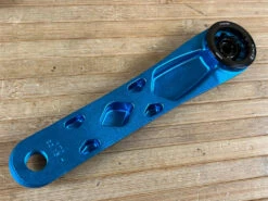 Race Face Atlas Kurbel 170mm Blue 13 Race Face Atlas Kurbel 170mm Blue -Reverse Verkäufe IMG 7454 72c8d082 f927 4357 85da b1a25987e5c6