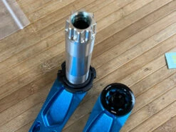 Race Face Atlas Kurbel 170mm Blue 15 Race Face Atlas Kurbel 170mm Blue -Reverse Verkäufe IMG 7457