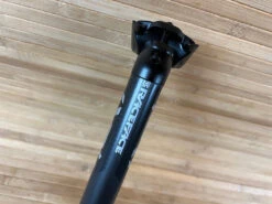 Race Face Next Sattelstütze 30,9mm / 400mm Black Carbon -Reverse Verkäufe IMG 7658 3e2f1e66 c52d 49c1 a583 c494ea1bdc16