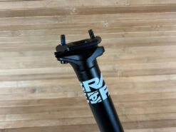 Race Face Next Sattelstütze 30,9mm / 400mm Black Carbon -Reverse Verkäufe IMG 7664 963b7c61 b7c3 4fe1 9f44 d1ad0bb5538b