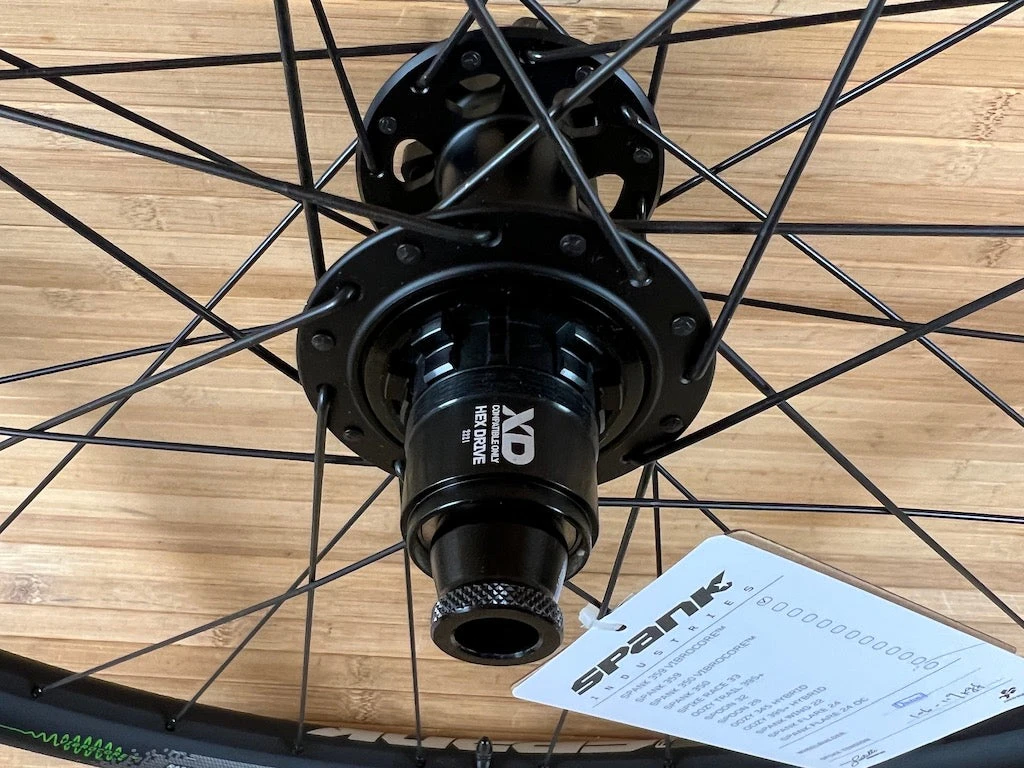 Spank 359 Vibrocore Hinterrad 27,5" Schwarz BOOST 148x12mm Laufrad 6 Spank 359 Vibrocore Hinterrad 27,5" Schwarz BOOST 148x12mm Laufrad – Bild 4