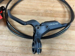 Hayes Dominion T4 Black Bremse HR / Rear -Reverse Verkäufe IMG 7909 6a1cb75e e91a 491f 928c 24345e8fc4c1