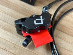 Hayes Dominion T4 Black Bremse HR / Rear -Reverse Verkäufe IMG 7910 f02aff28 d387 40a1 a8e5 9a7f32d34c9a