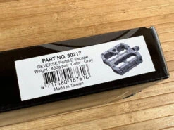 Reverse Components E-Escape Plattformpedale / Pedale Grau -Reverse Verkäufe IMG 7950 1737344e 0077 4177 8328 f77d1fb236b1