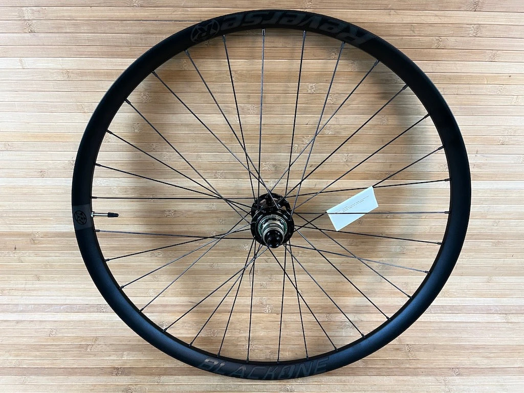 Reverse Black One Hinterrad HR 27,5" Boost 148 X 12mm Schwarz XD 10 Reverse Black One Hinterrad HR 27,5" Boost 148 X 12mm Schwarz XD – Bild 8