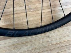 Reverse Black One Hinterrad HR 27,5" Boost 148 X 12mm Schwarz XD 17 Reverse Black One Hinterrad HR 27,5" Boost 148 X 12mm Schwarz XD -Reverse Verkäufe IMG 7969 240faf71 9c22 46af 9a07 293242b54dc0