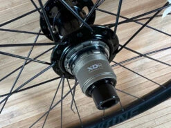 Reverse Black One Hinterrad HR 27,5" Boost 148 X 12mm Schwarz XD 13 Reverse Black One Hinterrad HR 27,5" Boost 148 X 12mm Schwarz XD -Reverse Verkäufe IMG 7970 009a7d77 7b95 470e 8abf 52b39f3186c0