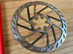 SRAM HS2 Disc / Bremsscheibe 200mm 6-Loch -Reverse Verkäufe IMG 8039 b20bcbc7 1e22 4942 9660 5d289a4efe3c