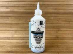 Peaty's Holeshot BioFibre Tubeless Tire Sealant 500ml Dichtmilch