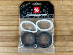 Racingbros Low Friction Abstreiferset / Dichtungen 38mm