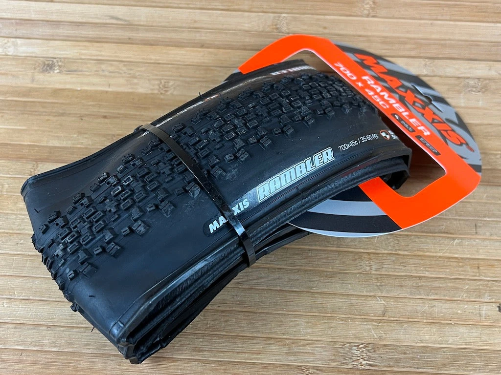 Maxxis Rambler Reifen 700 X 45C Silk Shield TR Gravel 4 Maxxis Rambler Reifen 700 X 45C Silk Shield TR Gravel – Bild 2