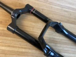 Rock-shox RockShox ZEB R 2021 180mm 27,5" Debon Air Federgabel Schwarz -Reverse Verkäufe IMG 8843