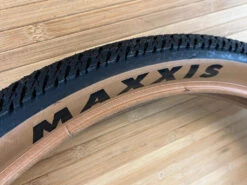 Maxxis DTH Tanwall Reifen 26 X 2.3 EXO Draht -Reverse Verkäufe IMG 8844 c206d079 d6e1 424e 9b0e b86e88cf0c3d
