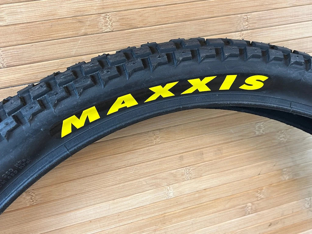 Maxxis Holy Roller Reifen 24 X 2.4 MaxxPro 60TPI Single Ply 5 Maxxis Holy Roller Reifen 24 X 2.4 MaxxPro 60TPI Single Ply – Bild 3