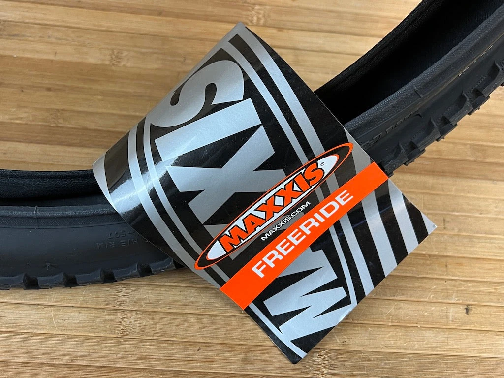 Maxxis Holy Roller Reifen 24 X 2.4 MaxxPro 60TPI Single Ply 7 Maxxis Holy Roller Reifen 24 X 2.4 MaxxPro 60TPI Single Ply – Bild 5