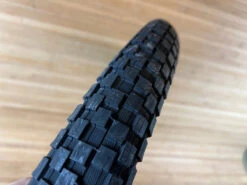 Maxxis Holy Roller Reifen 26 X 2.4 MaxxPro 60TPI Single Ply -Reverse Verkäufe IMG 8856