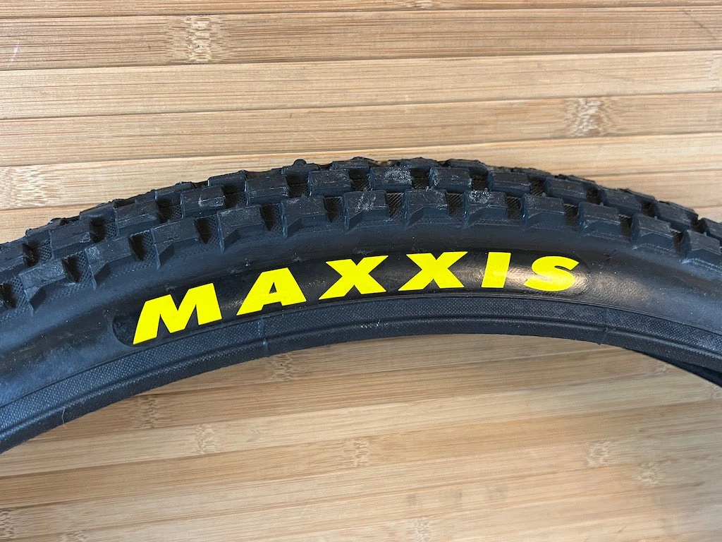 Maxxis Holy Roller Reifen 26 X 2.2 60TPI 5 Maxxis Holy Roller Reifen 26 X 2.2 60TPI – Bild 3