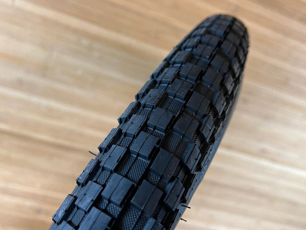 Maxxis Holy Roller Reifen 26 X 2.2 60TPI 6 Maxxis Holy Roller Reifen 26 X 2.2 60TPI – Bild 4