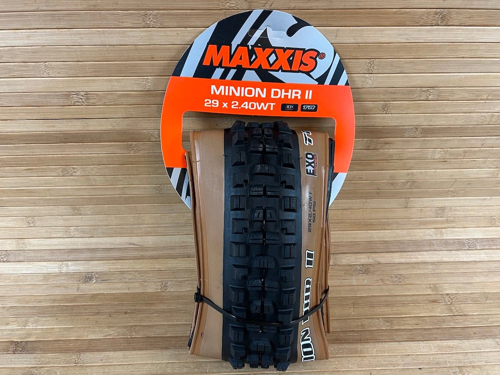Maxxis Minion DHR II Tanwall Reifen 29 X 2.4 EXO TR 3 Maxxis Minion DHR II Tanwall Reifen 29 X 2.4 EXO TR