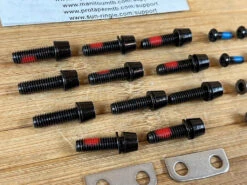 Manitou Dorado Schrauben Set / Fasteners Service -Reverse Verkäufe IMG 8927 2b397f02 417b 4b60 847b 6f6c27cf2cda