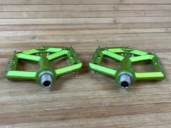 Spank Spike Reboot Pedale / Plattformpedale Green -Reverse Verkäufe IMG 8951 4d462ab5 9dc5 41c6 92bc 91347495c16a