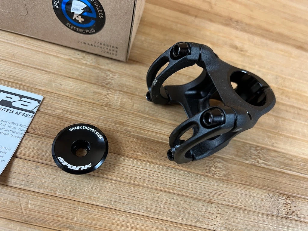 Spank Split Stem / Vorbau Schwarz 35mm / 35mm 4 Spank Split Stem / Vorbau Schwarz 35mm / 35mm – Bild 2