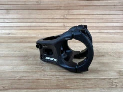 Spank Split Stem / Vorbau Schwarz 35mm / 35mm 15 Spank Split Stem / Vorbau Schwarz 35mm / 35mm -Reverse Verkäufe IMG 8967 0ef2920a 0df7 45df affd b3ec75d35bb0