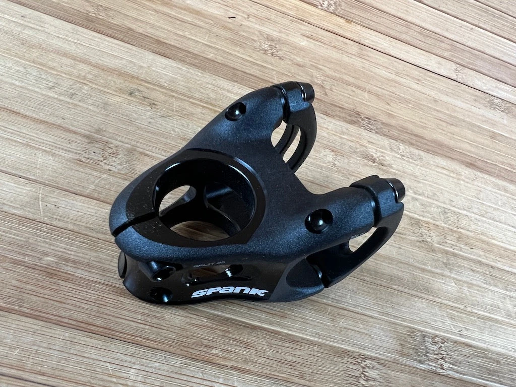 Spank Split Stem / Vorbau Schwarz 35mm / 35mm 9 Spank Split Stem / Vorbau Schwarz 35mm / 35mm – Bild 7