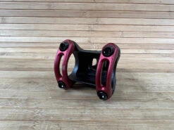 Spank Split Stem / Vorbau Schwarz / Rot 31,8mm / 48mm 14 Spank Split Stem / Vorbau Schwarz / Rot 31,8mm / 48mm -Reverse Verkäufe IMG 8976